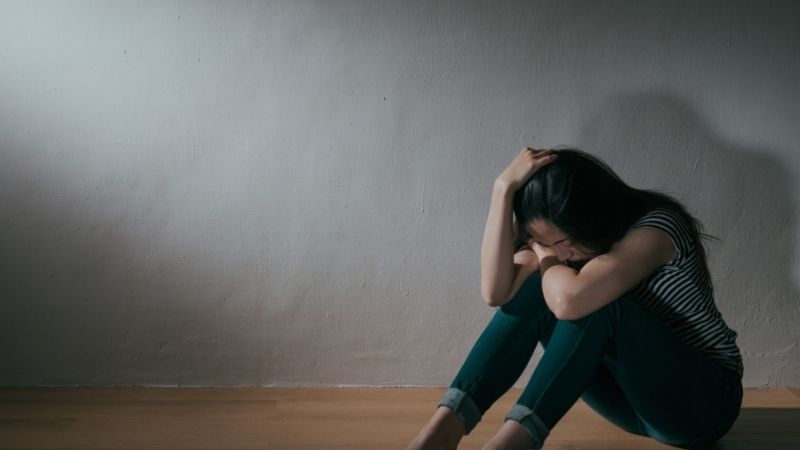 999 Hình hình họa phụ nữ giới buồn thực hiện avatar, đăng status tâm trạng