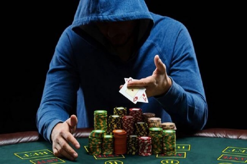 Phân loại người chơi poker dựa vào phong cách chơi để chia bài hiệu quả