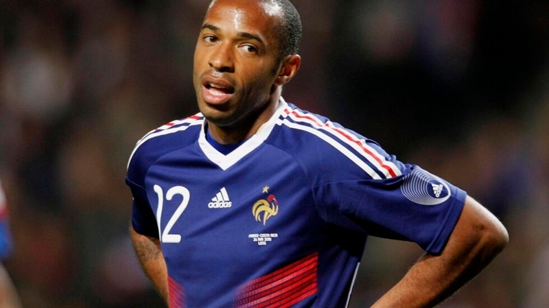 Thierry Henry là một tiền đạo Pháp huyền thoại