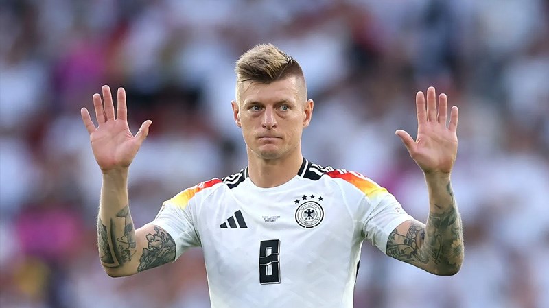 Toni Kroos đoạt giải cầu thủ Đức xuất sắc nhất năm 2024