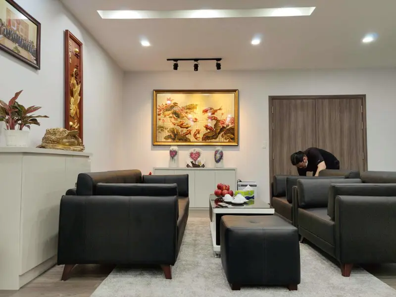 Bức tranh nguyên khối "Chín con cá" kích thước 100 x 150, treo tại văn phòng khách hàng