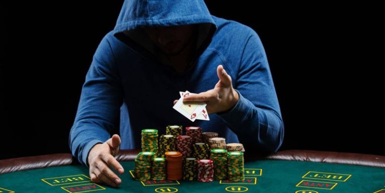 C-bet trong poker là gì? Cho tôi xem 3 chiến lược C-bet từ các chuyên gia.